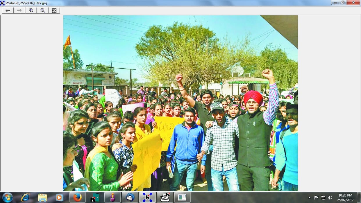 collage student protest aganist crime