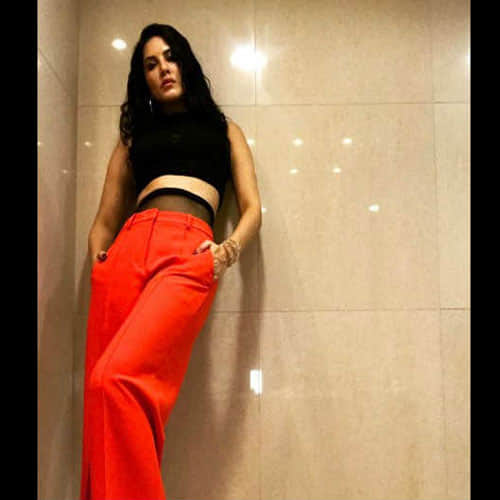 sunny leone post her photos with a new look