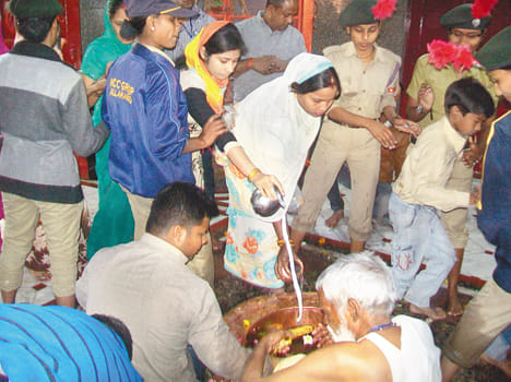Getting plenty of Maha Shivaratri festival crowd Shiwalyon