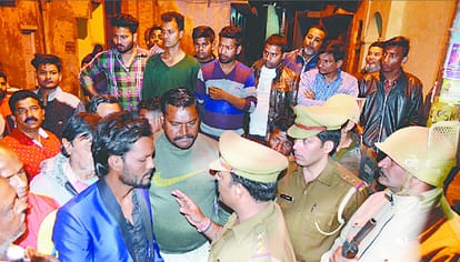 Molesting checkpoint tried to burn, Waving arms before police, Sectarian tensions