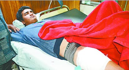 Molesting checkpoint tried to burn, Waving arms before police, Sectarian tensions