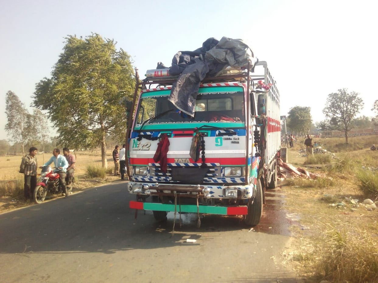 After the encounter, bovine animals Truck full of meat caught