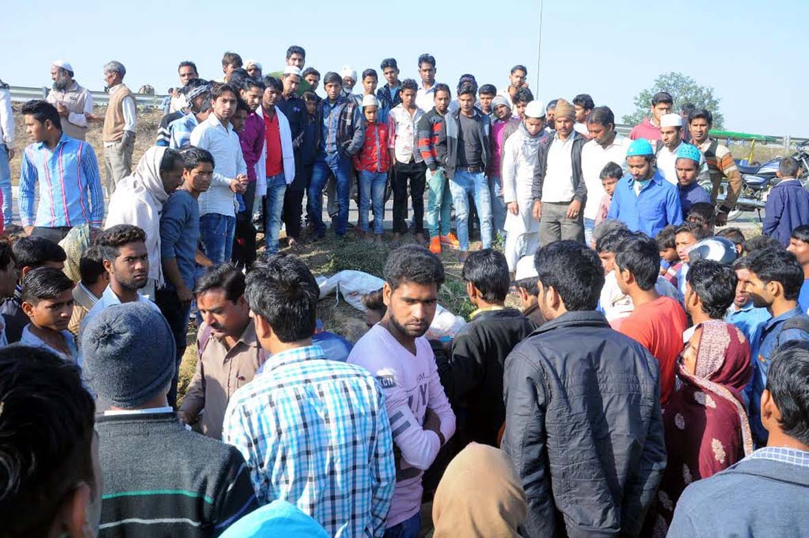 Dead bodies stuffed into sacks thrown on the highway