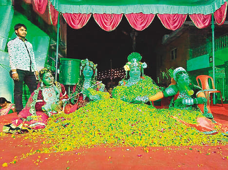 Bktigeeton tableau and the atmosphere Shivmay