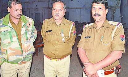 Samajwadi Party student leader fired at the inspector, three arrested
