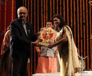 DR. Hitu All India Concert honors