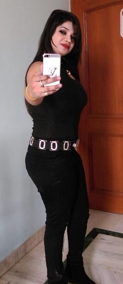 beautiful businesswomen caught by crime branch