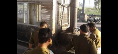 neck cut in meerut roadways bus collide