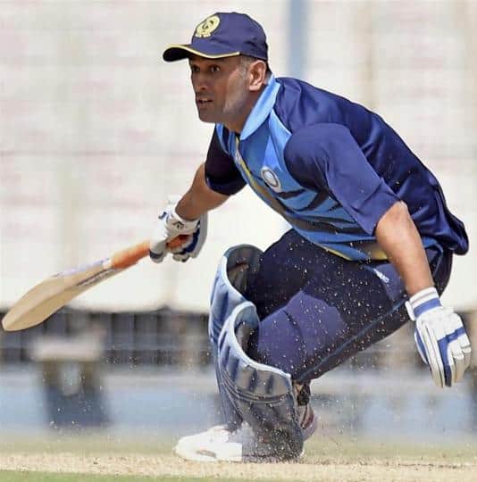 When Dhoni meets  Kharagpur friends during Vijay Hazare Trophy