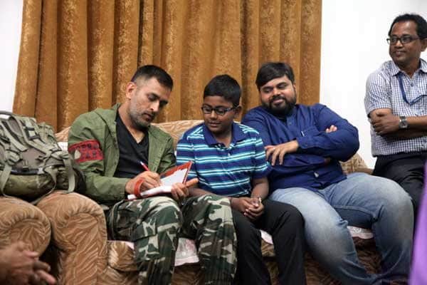 When Dhoni meets  Kharagpur friends during Vijay Hazare Trophy