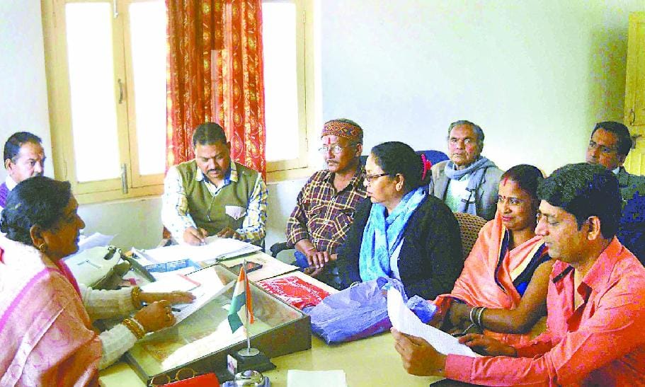 Employees get salaries and pensions before Holi