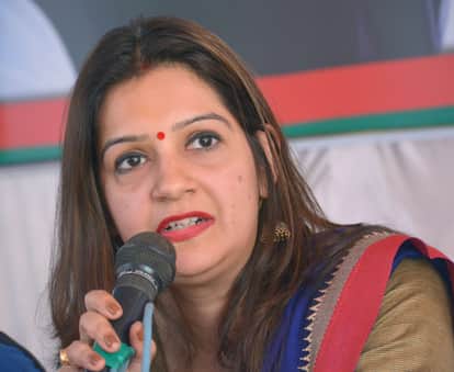 Maharashtra: Priyanka Chaturvedi advice eknath Shinde- devendra Fadnavis not to distribute sweets?