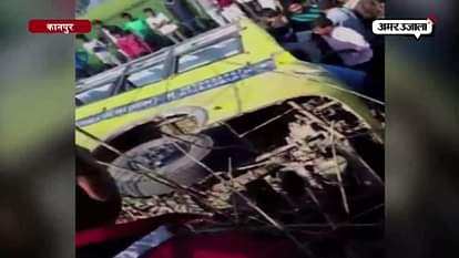 20 school children injured after bus overturns in Kanpur