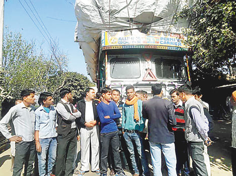 Angry villagers demolished the power supply put the jam