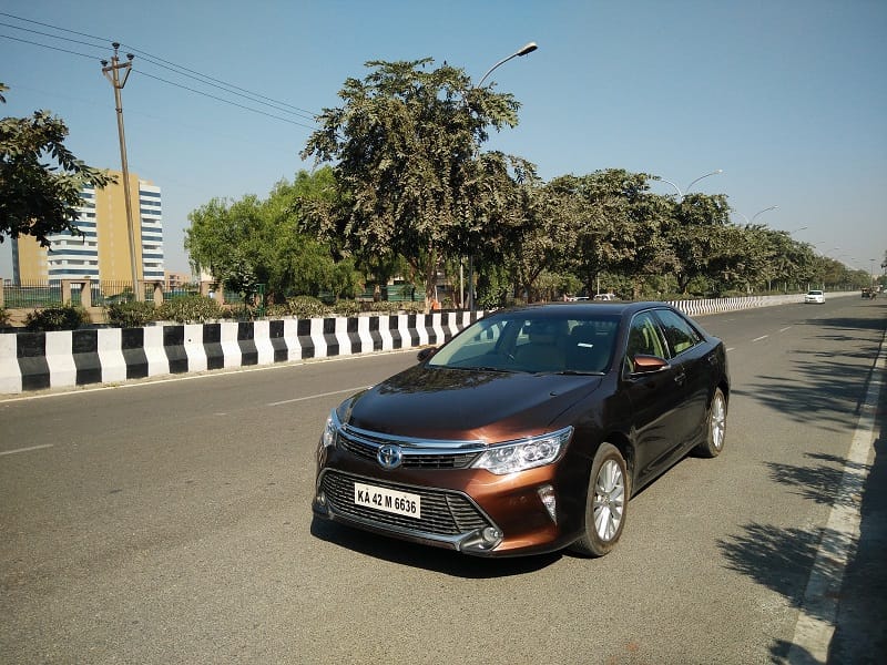 Toyota camry Hybrid: No Tension No pollution 