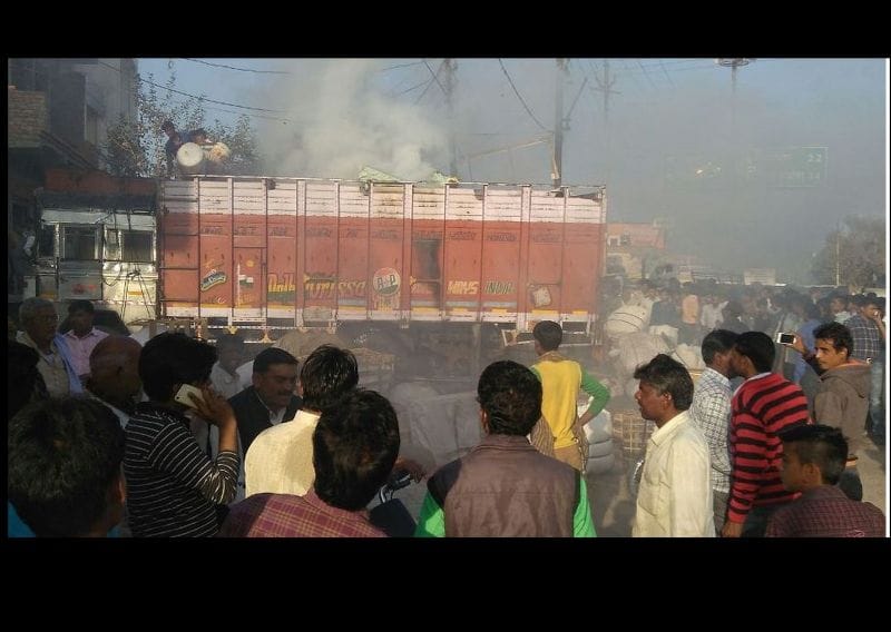 velding karaate samay trak mein lagee aag