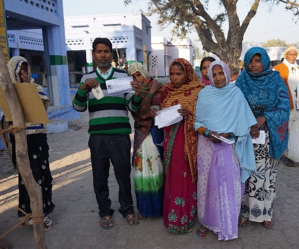 bahraich family cast vote before cremation of family head