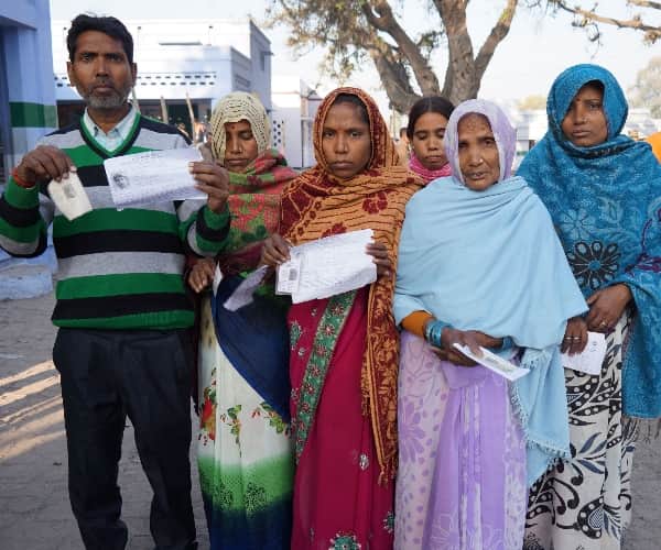 bahraich family cast vote before cremation of family head