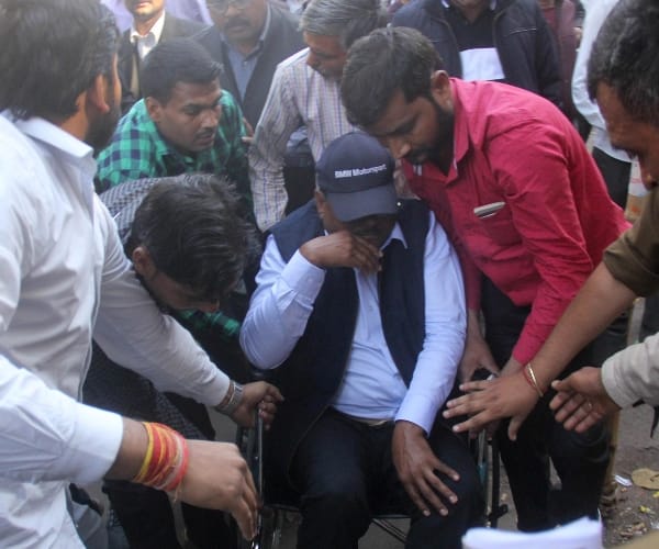  attack on yadav singh in lucknow.