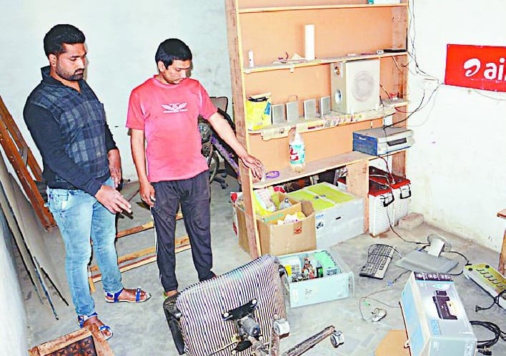 Youths ransacked in cafes