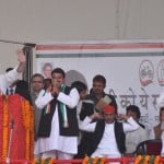 जनसभा को संबोधित करते राहुल गांधी।