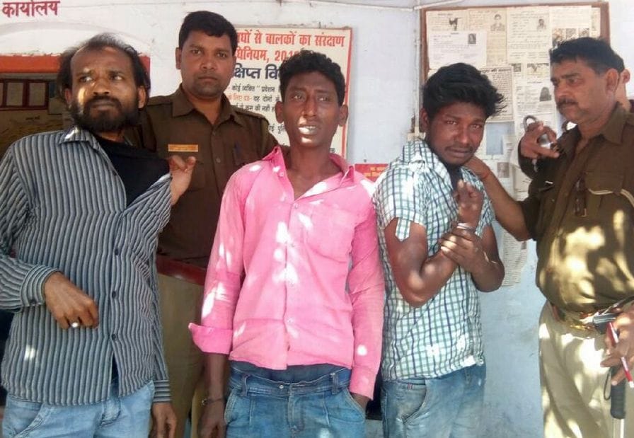 Auto passengers henchmen finally picked three robbers
