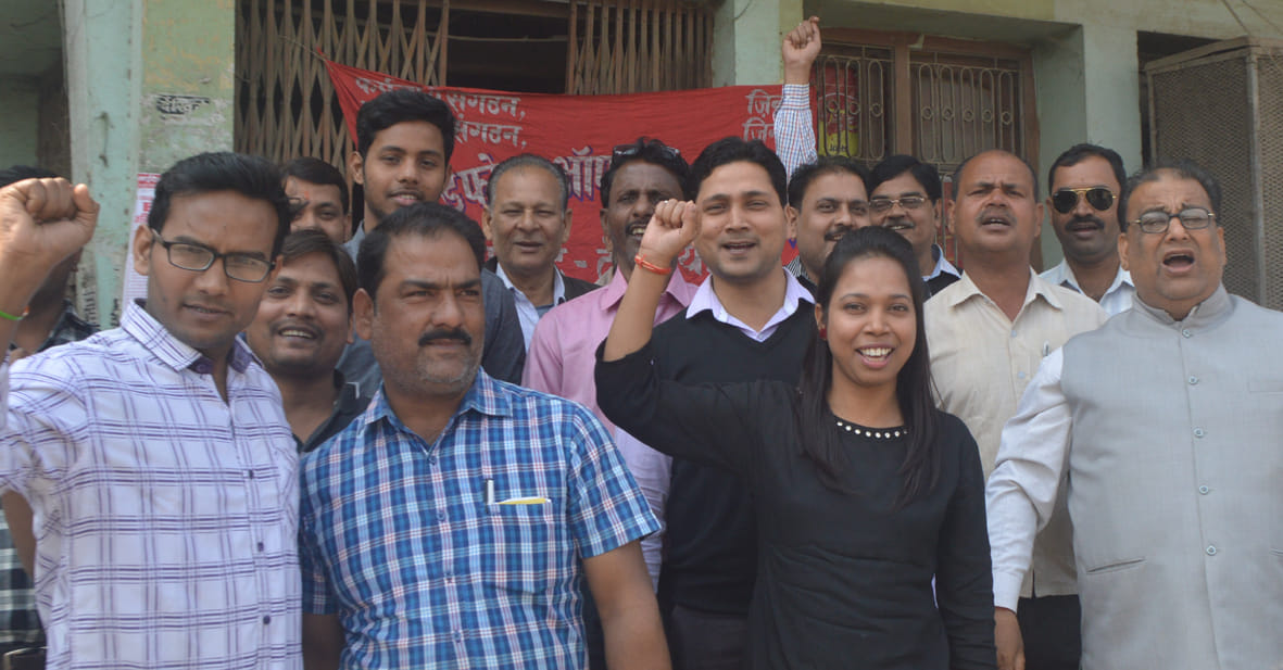 Strike in banks and ATMs are empty 