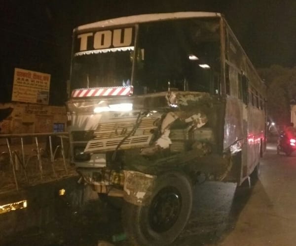 many injured in an accident in sitapur.