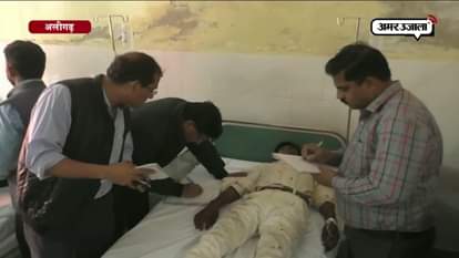 Tractor and mini bus collided in Aligarh  