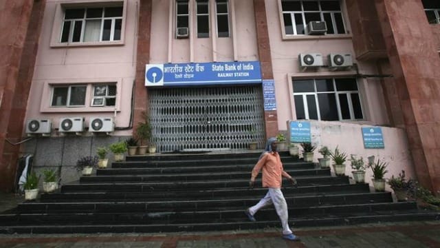 Bank employees on strike across the country, affecting the functioning