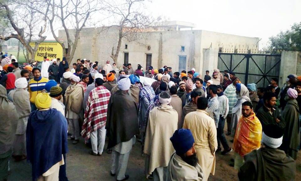 bus hits car and boy head cut from body at faridkot of punjab