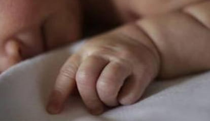 pregnant give birth in ambulance doctor asked for money 