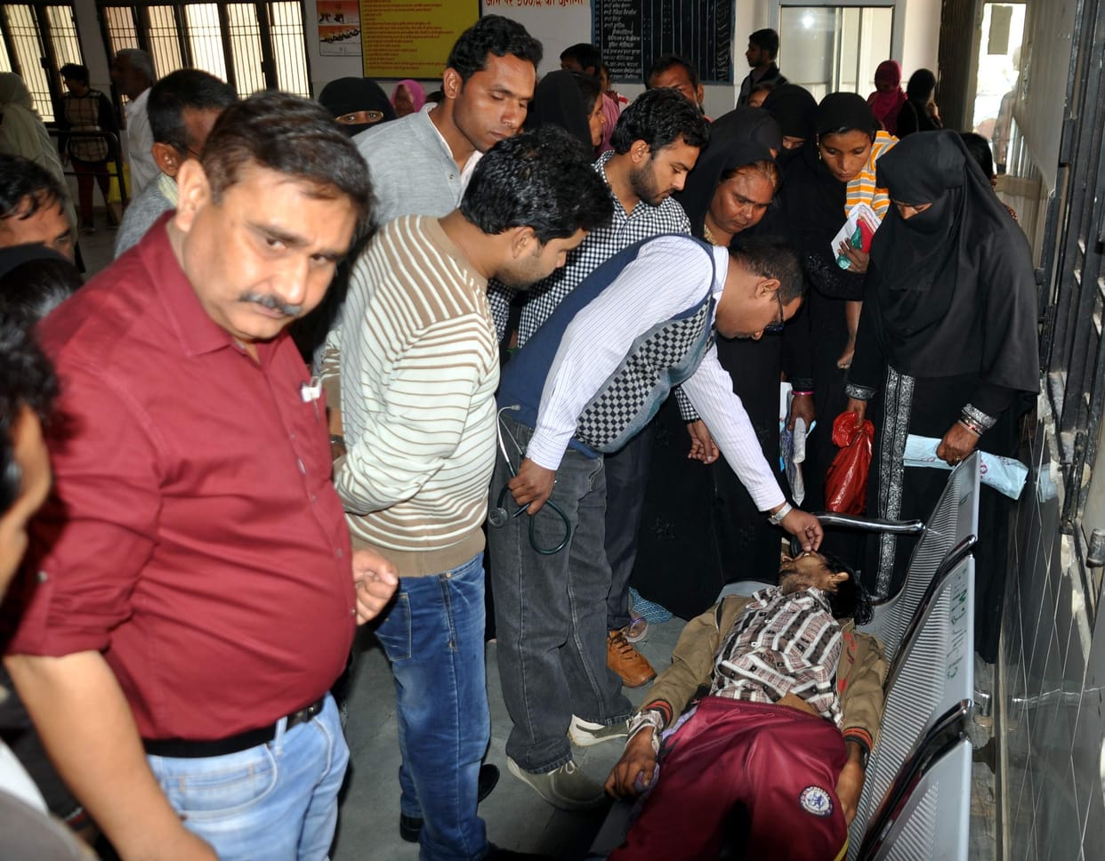 three hpur in hospital in amroha