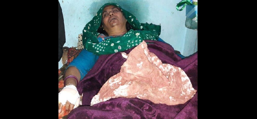 Saas bahu knockout armed rogue jewelery 1.5 million and took 90 thousand cash