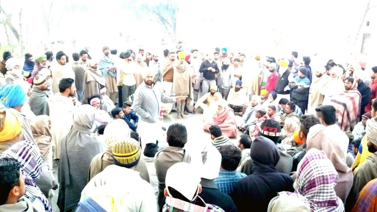 bus hits car and boy head cut from body at faridkot of punjab