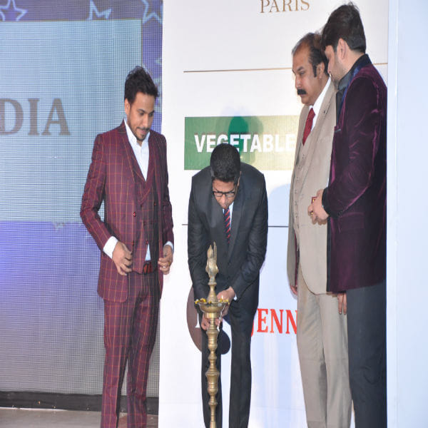 vegetable mart opens up its first outlet in delhi-ncr
