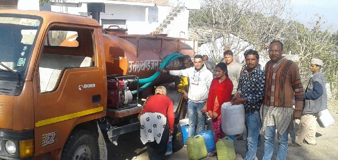 Slt block scramble for water in many villages