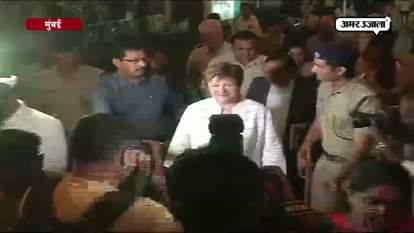 World Bank CEO Kristalina Georgieva travels in Mumbai local