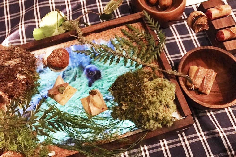 this restaurant serves food  on i-pad 