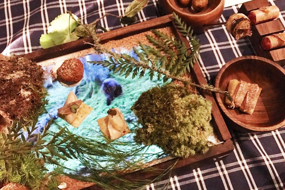 this restaurant serves food  on i-pad 