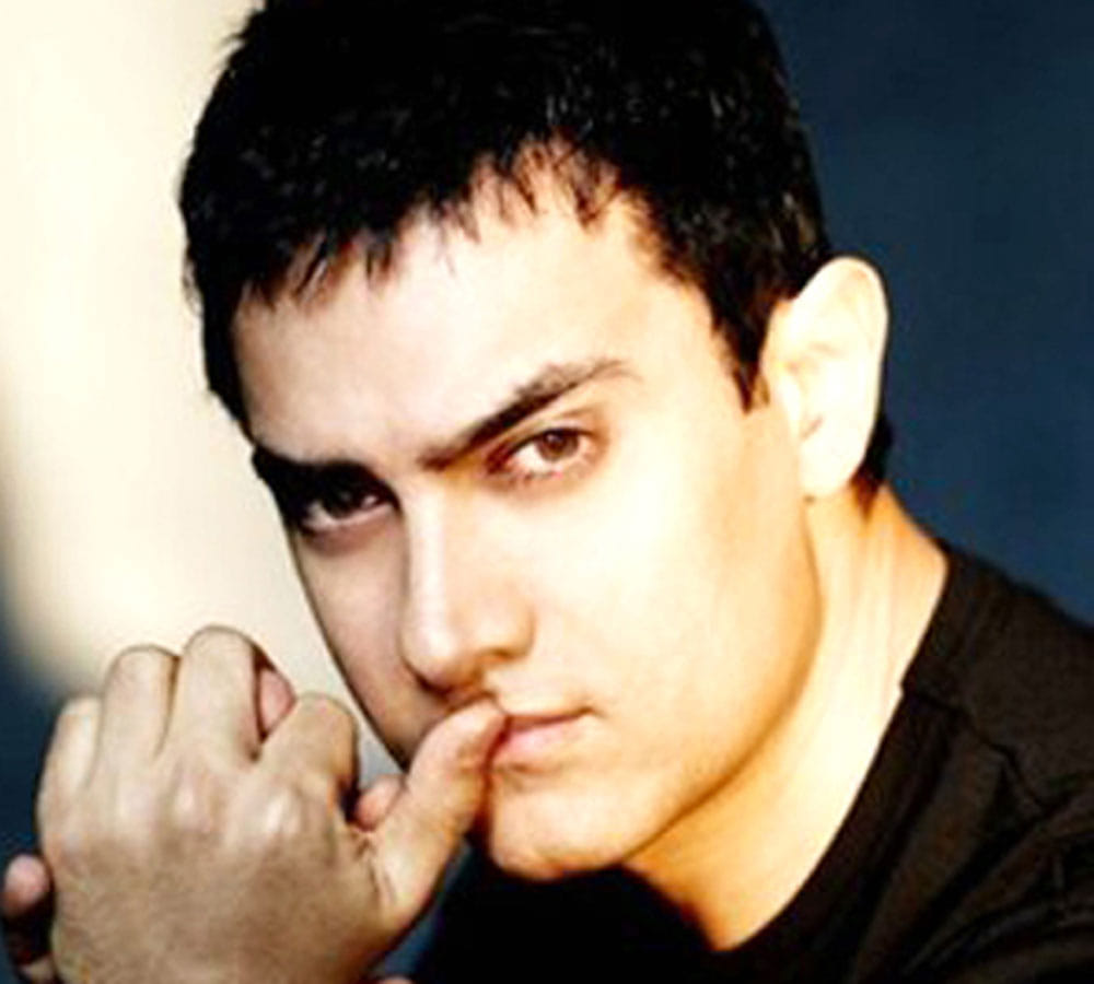 wants to work with aamir khan here apply