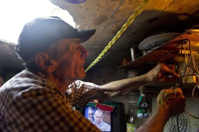 this couple is living in sever since 22 years.