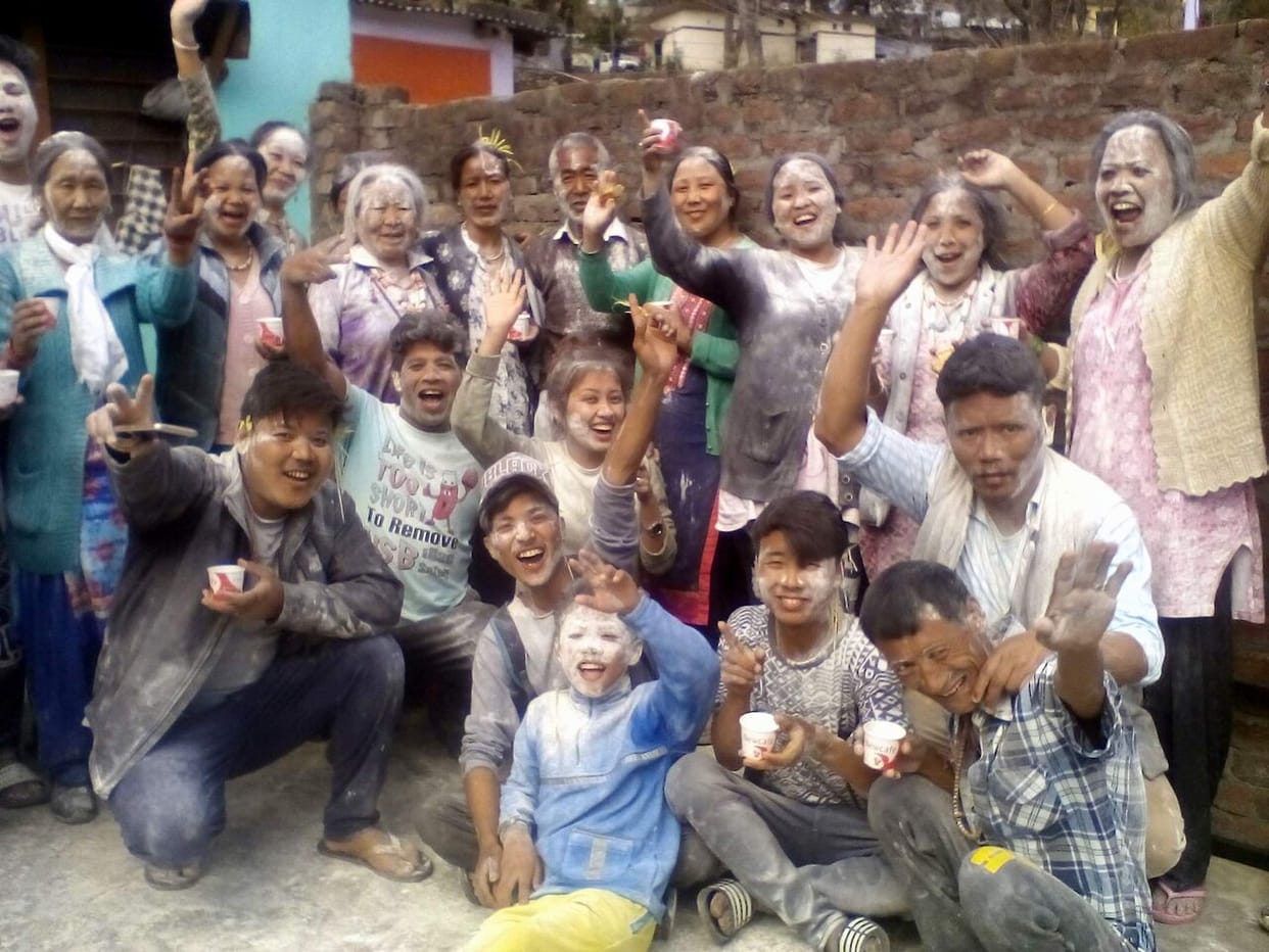 Holly played flour firsh Bhotia community.
