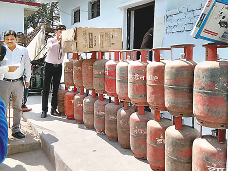 The black market has recovered from the gas cylinder and stove