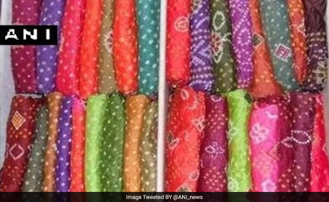 7000 SARIS FOUND IN RAID AT TAX OFFICIAL’S HUBBALLI HOUSE