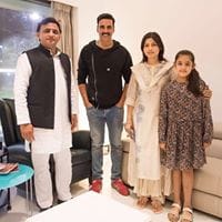 CM Akhilesh and his wife Dimple will do first road show in Varanasi