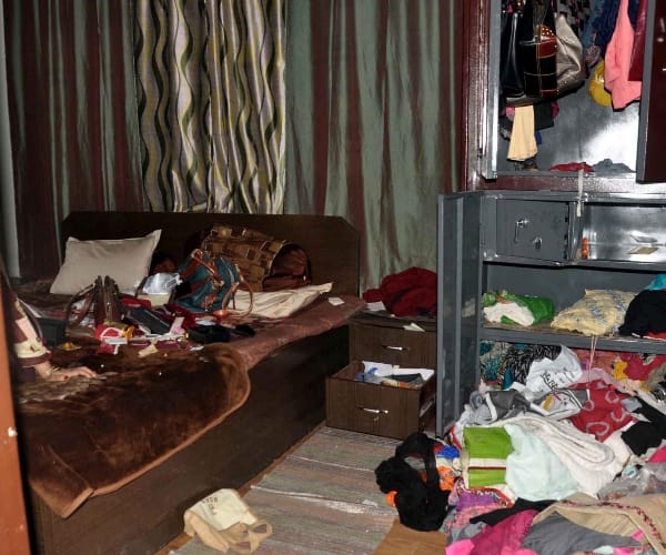 theft in vajeerganj in Lucknow.
