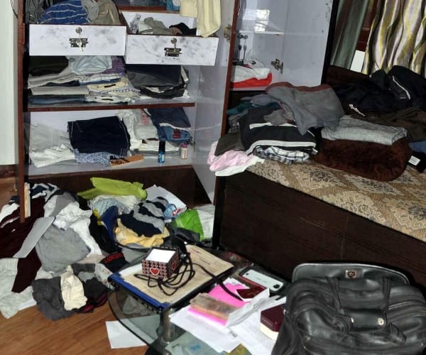 theft in vajeerganj in Lucknow.
