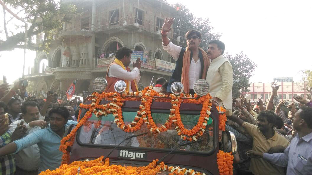 ravi kishan road show in ballia