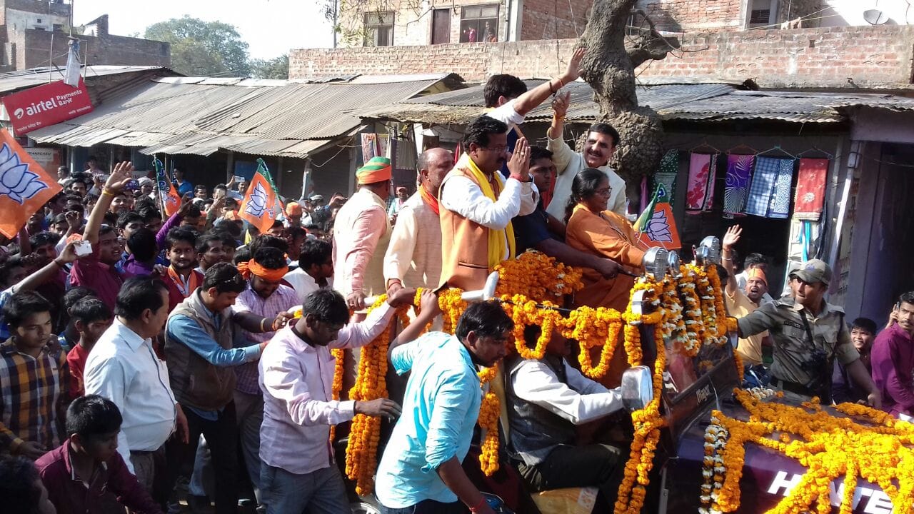 ravi kishan road show in ballia
